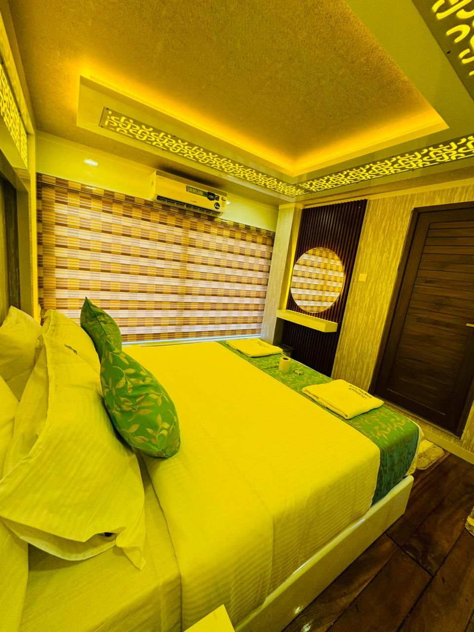 ARW 7 Bed Ultra luxury houseboat (7)